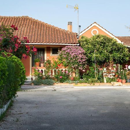 Rose Garden Melíkia Exterior foto